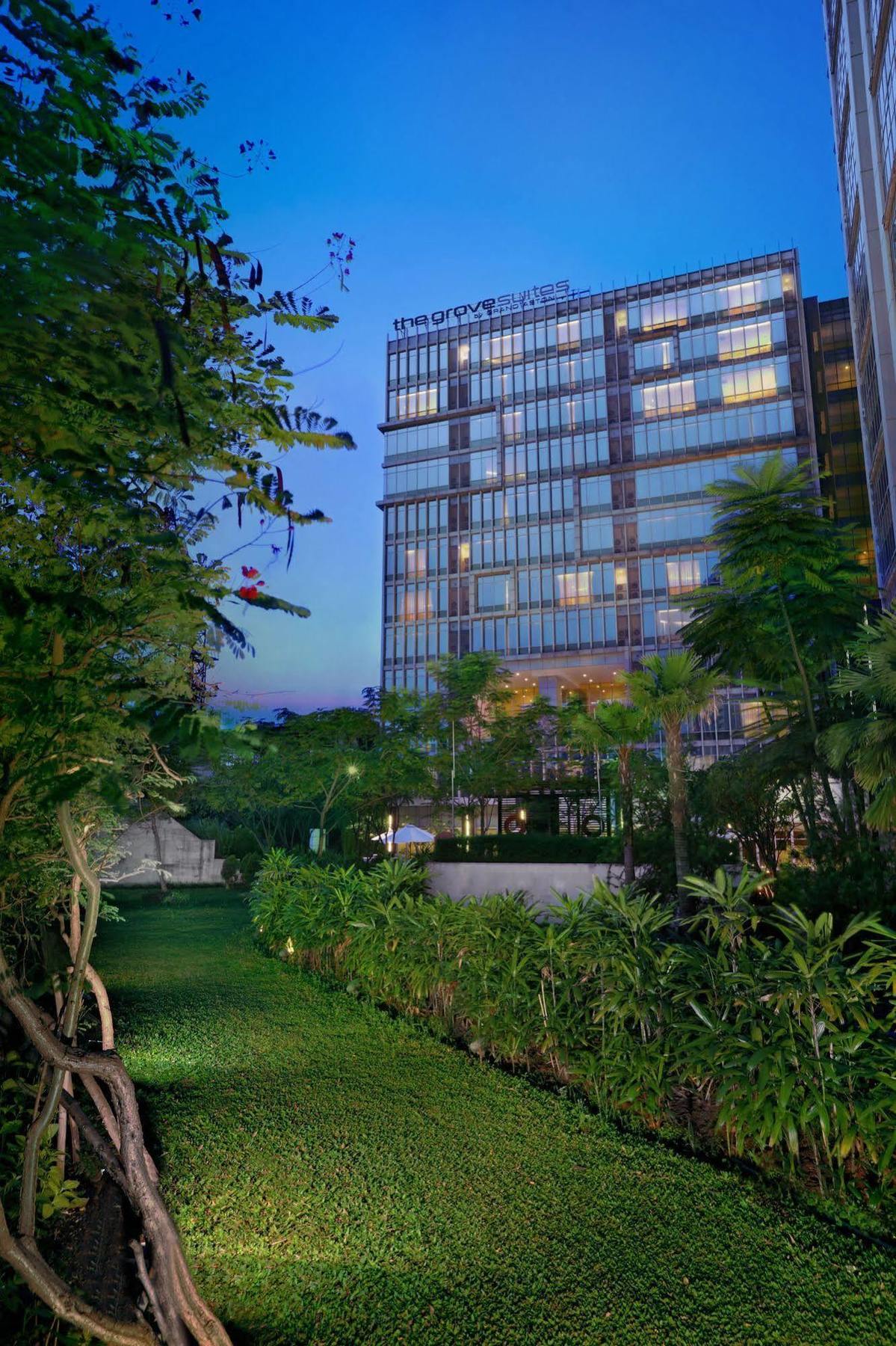 The Grove Suites By Grand Aston Jakarta Buitenkant foto